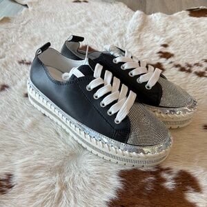 Black & Silver Women's Platform Sneaker - Fashion Lace-Up